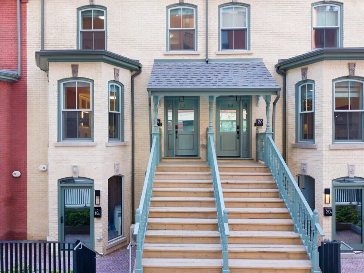 Room | Exterior detail