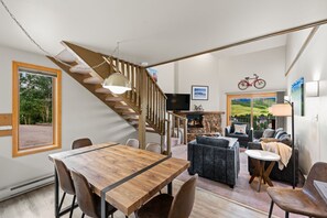 Dining - Aspen Paradise, hot tub, ski in/out, dog friendly (Mt Crested Butte)