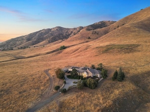Exterior - 200-acre vineyard estate: swim spa, theater & game room (Tehachapi)