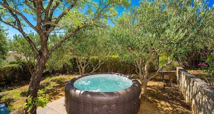 Holiday Home Mara, pet friendly-Jacuzzi