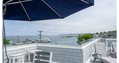 Stunning Ocean views, private deck, large corner unit.