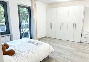 6 dormitorios, tabla de planchar con plancha, wifi gratis y ropa de cama