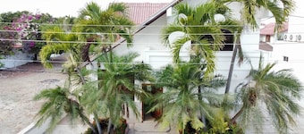 BEACH HOUSE