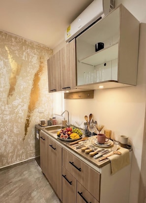 Comfort Apartment, Air conditioning | Private kitchen | Coffee/tea maker, oven, stovetop, blender