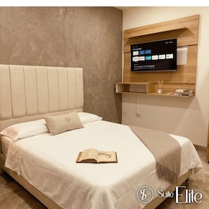 Apartamento familiar, varias camas, cocina | Escritorio y espacio para trabajar con un portátil