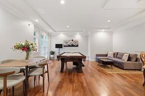 Spielezimmer