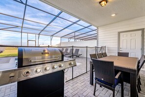 Deluxe House, Courtyard View | Outdoor dining - 3769-Pacific (Davenport)