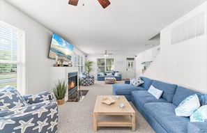 Living area - Welcome to Fern’s Sea La Vie (Frankford)