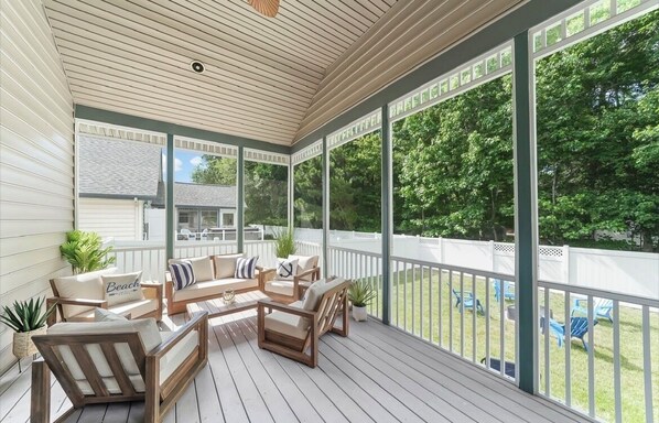 Property grounds - Welcome to Fern’s Sea La Vie (Frankford)