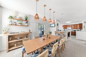 Dining - Welcome to Fern’s Sea La Vie (Frankford)