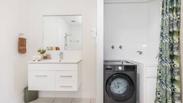 Shower, jetted bath
