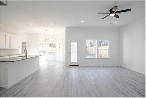 Botannical, Stylish 4-Bedroom Home in Dallas