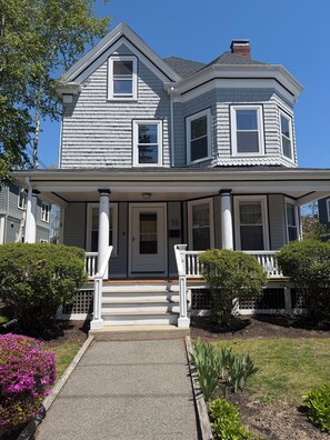 Exterior - Spacious 4-bedroom house in charming Medford with AC (Medford)