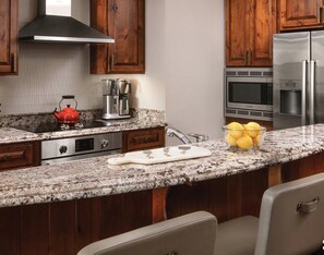 Private kitchen - The Ritz-Carlton Club, Vail, 3-Bedroom Residence (Vail)