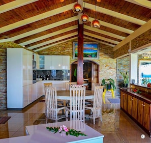Dining - Kia Ora House Villa - Infinity Pool and Stunning Views of the Lagoon (Moorea-Maiao)