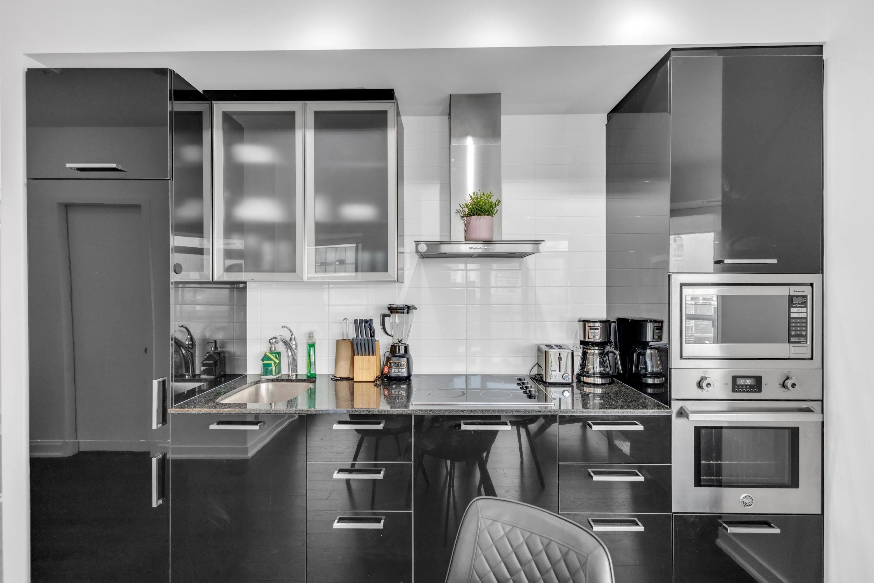 Design Apartment, 2 Bedrooms, Non Smoking, Private Bathroom | Private kitchen | Coffee/tea maker, full-size fridge, microwave, oven