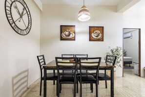 Dining - 3BR para 7|Aire Central+ Laundry|Camina al Pueblo (Yauco)