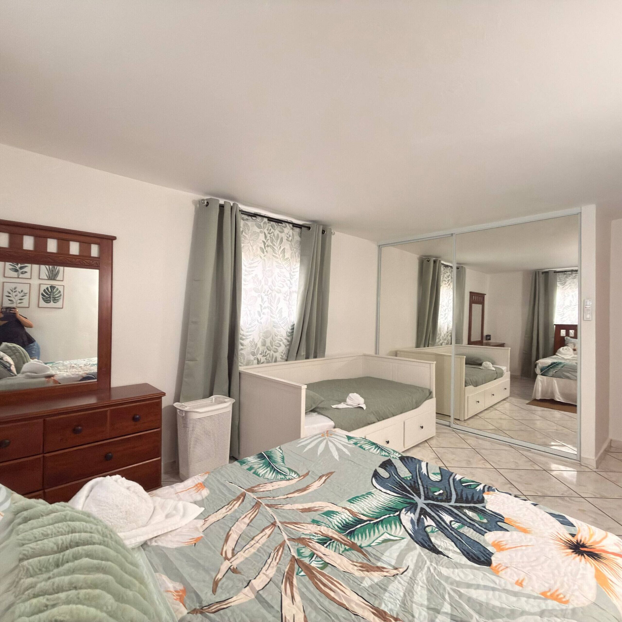 2 bedrooms, iron/ironing board, WiFi (free)