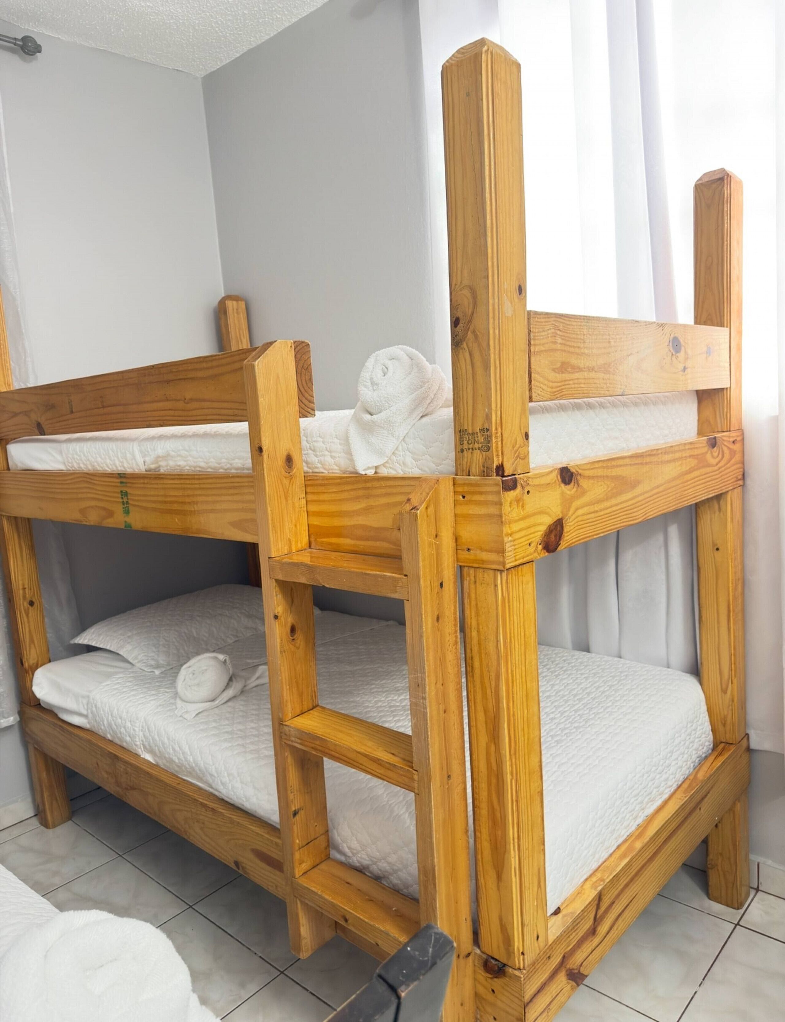 2 habitaciones, cuna de viaje, wifi gratis y ropa de cama 