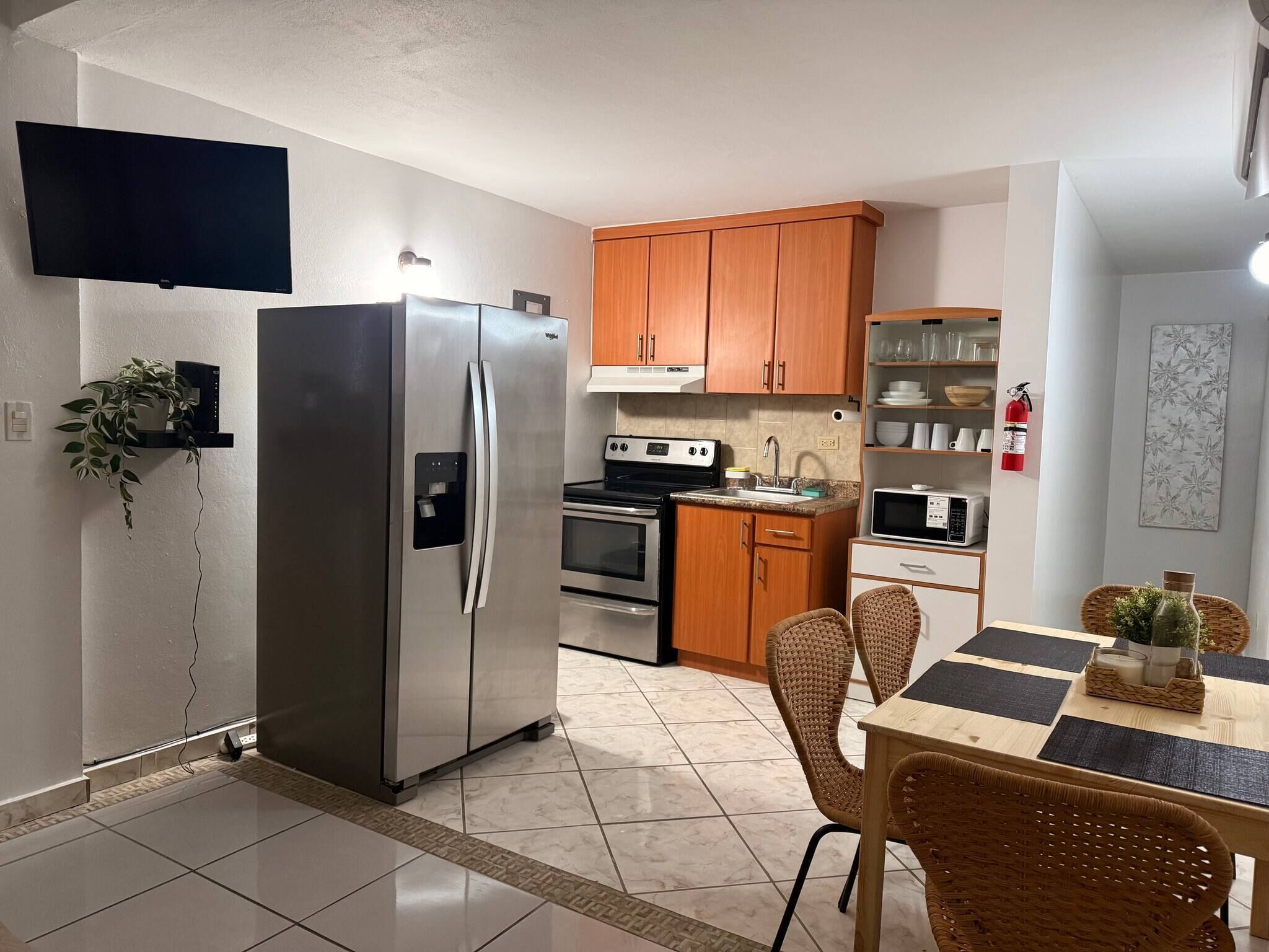 Coffee/tea maker, microwave, oven, stovetop