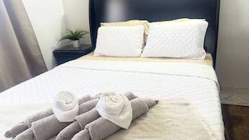 2 bedrooms, iron/ironing board, WiFi (free), bed sheets