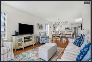 Smart TV - Oceanfront Oasis - Steps to Beach - Pool, Hot Tub & Elevator (Murrells Inlet)