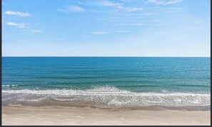 Beach - Oceanfront Oasis - Steps to Beach - Pool, Hot Tub & Elevator (Murrells Inlet)