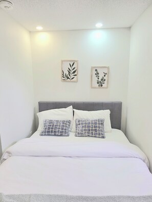 Iron/ironing board, Internet - Modern 2BR Private Suite |Prime Location (Caledon)