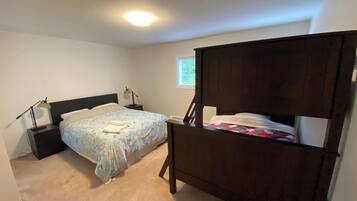Iron/ironing board, internet, bed sheets