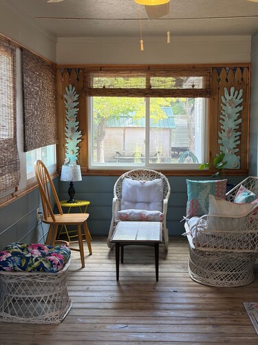 Cozy 3-bedroom house in quaint Supply with AC comfort