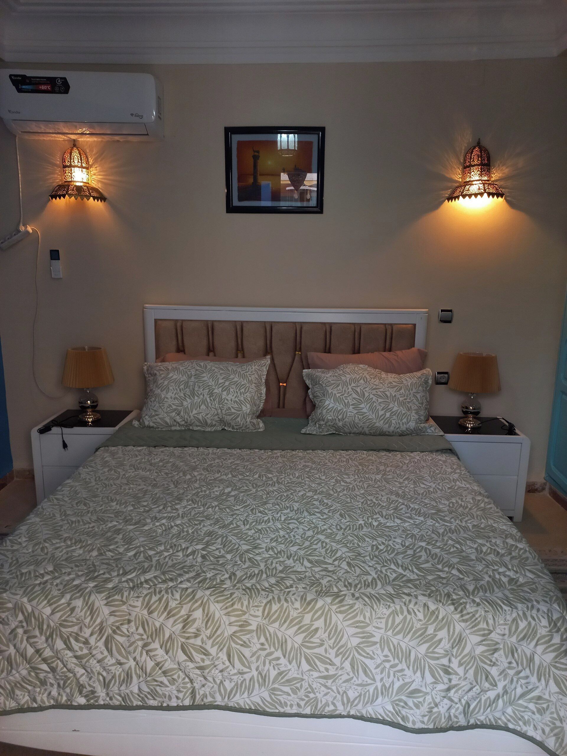 5 slaapkamers, een strijkplank/strijkijzer, wifi, beddengoed