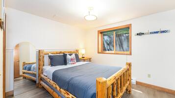 3 bedrooms, iron/ironing board, free WiFi, bed sheets