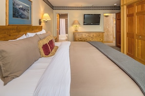 1 habitación, tabla de planchar con plancha, wifi gratis y ropa de cama 
