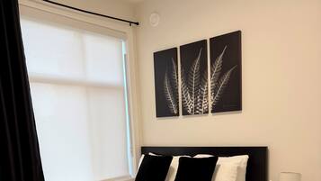 2 bedrooms, iron/ironing board, WiFi (free), bed sheets
