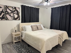 Iron/ironing board, WiFi, bed sheets - Recently Updated, King bed, Near U of A & Downtown (Springdale)