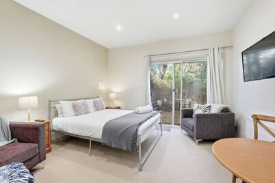 Coachman’s Rest Queen Studio