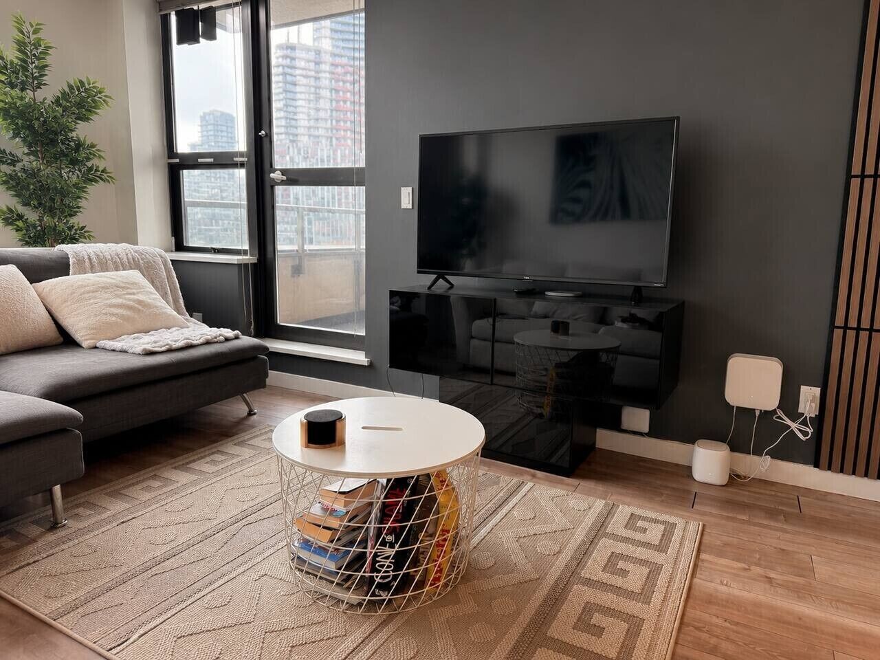 Downtown Vancouver Free Parking & Bike Sleeps 4 - North Vancouver