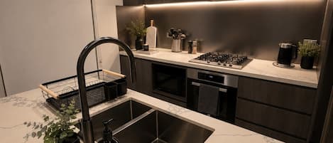 Fridge, microwave, oven, stovetop