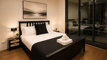 Iron/ironing board, WiFi, bed sheets