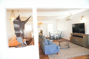 Smart TV - The Sail House: Key Allegro Island+ Private Community Pool (Rockport)