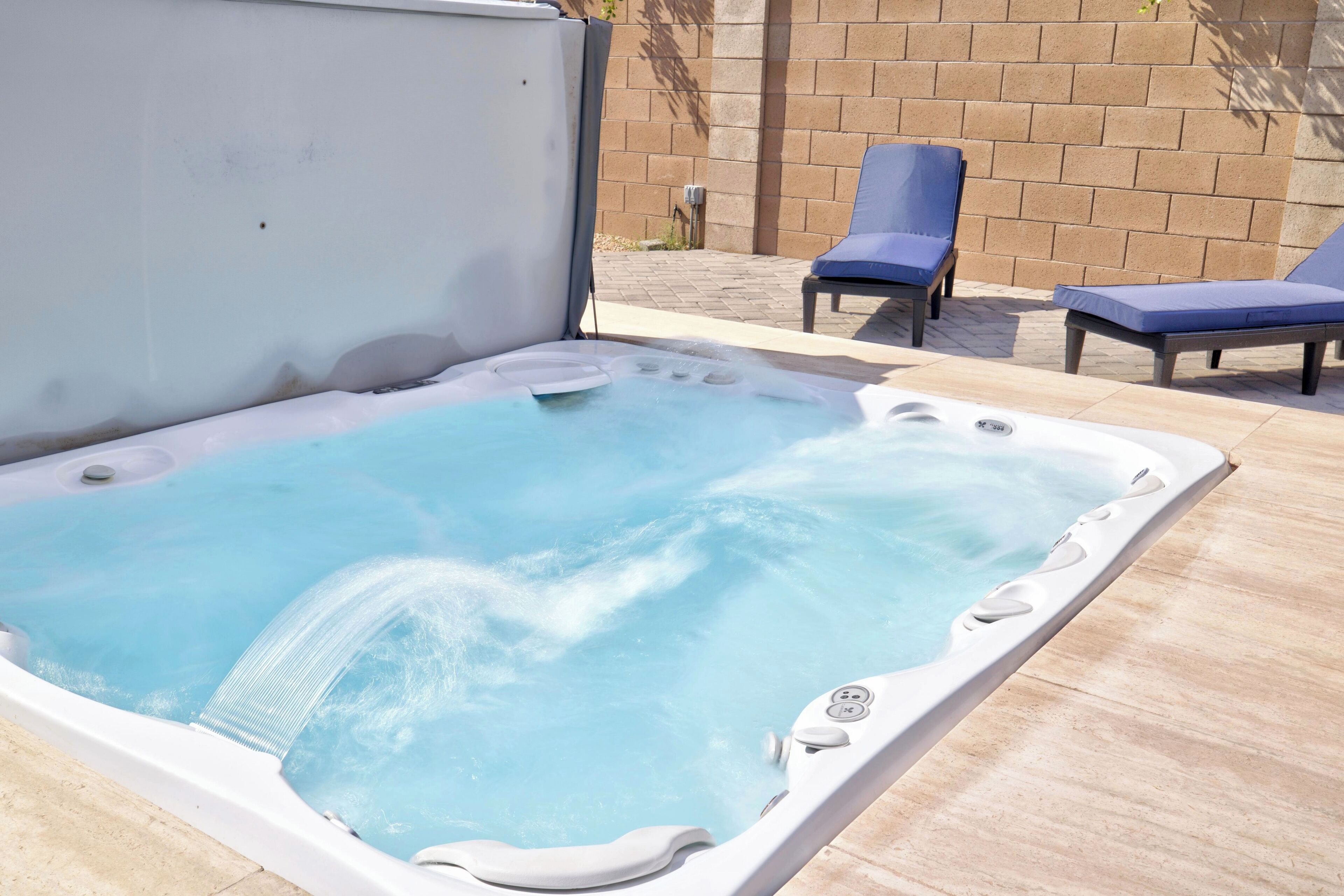 Bain à remous extérieur