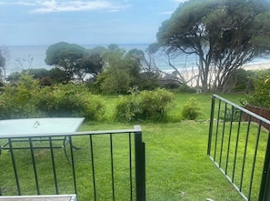 Outdoor dining - Beachside Units. Pambula Beach (Pambula Beach)