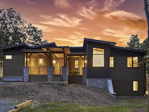 Exterior - Breathaway Lodge - Long-range views, hot tub, fire pit, modern (Boone)