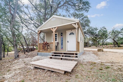 Hill Country Cabin 2