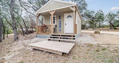 Hill Country Cabin 2