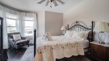 House, Multiple Beds, Patio, Garden View (508 Main Marble Fall) | 4 bedrooms