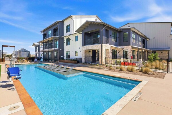 Stay In Pure Luxury With Resort-style Amenities! - Texas