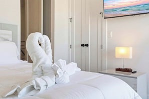 Leilighet, 1 queensize-seng med sovesofa, adgang til basseng, bassengutsikt (634 Cent Pky - 1103) | 1 soverom