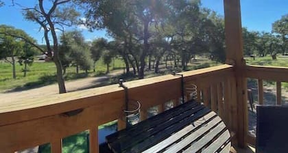 Hill Country Cabin 4