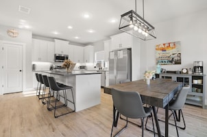 3 habitaciones, decoración personalizada y muebles diferentes 